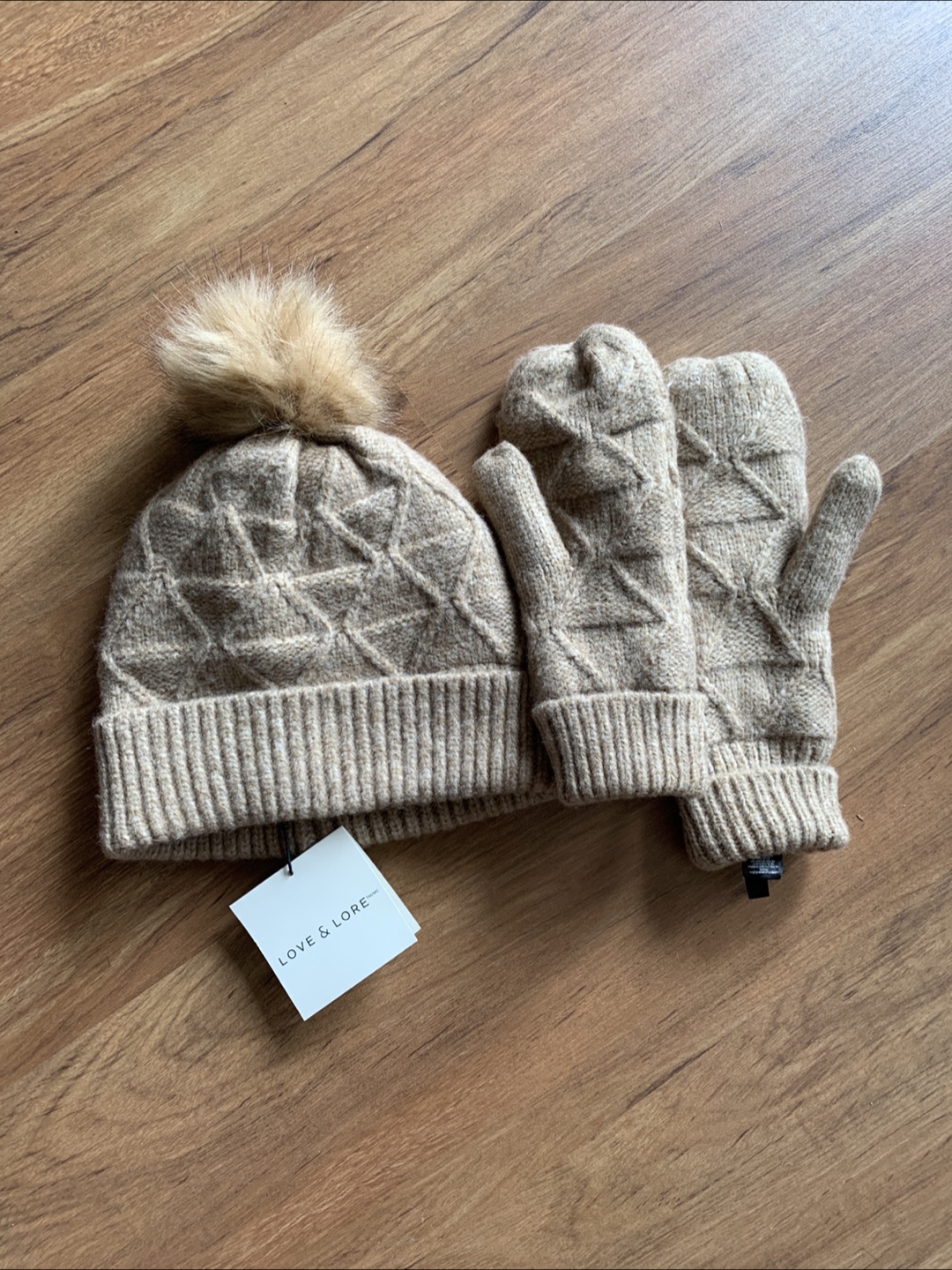 Adult LOVE & LORE Hat and Mitten Set