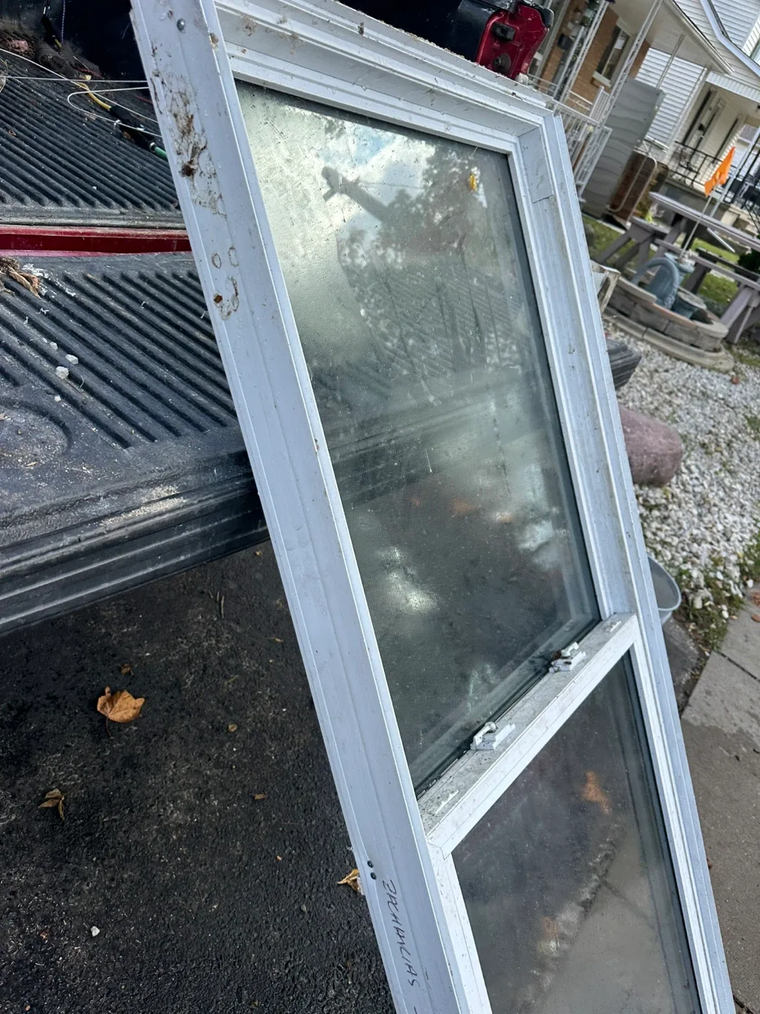 Martindale Window 30x72 Single Hung Tilt - White image indicator(3)