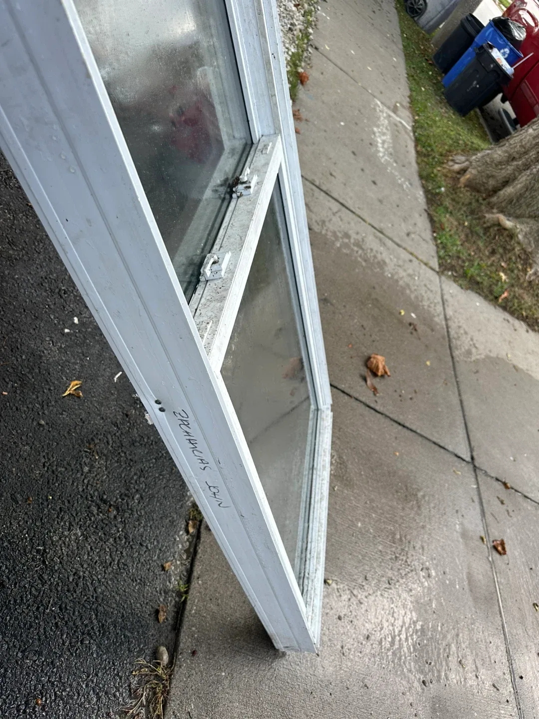 Martindale Window 30x72 Single Hung Tilt - White image indicator(4)