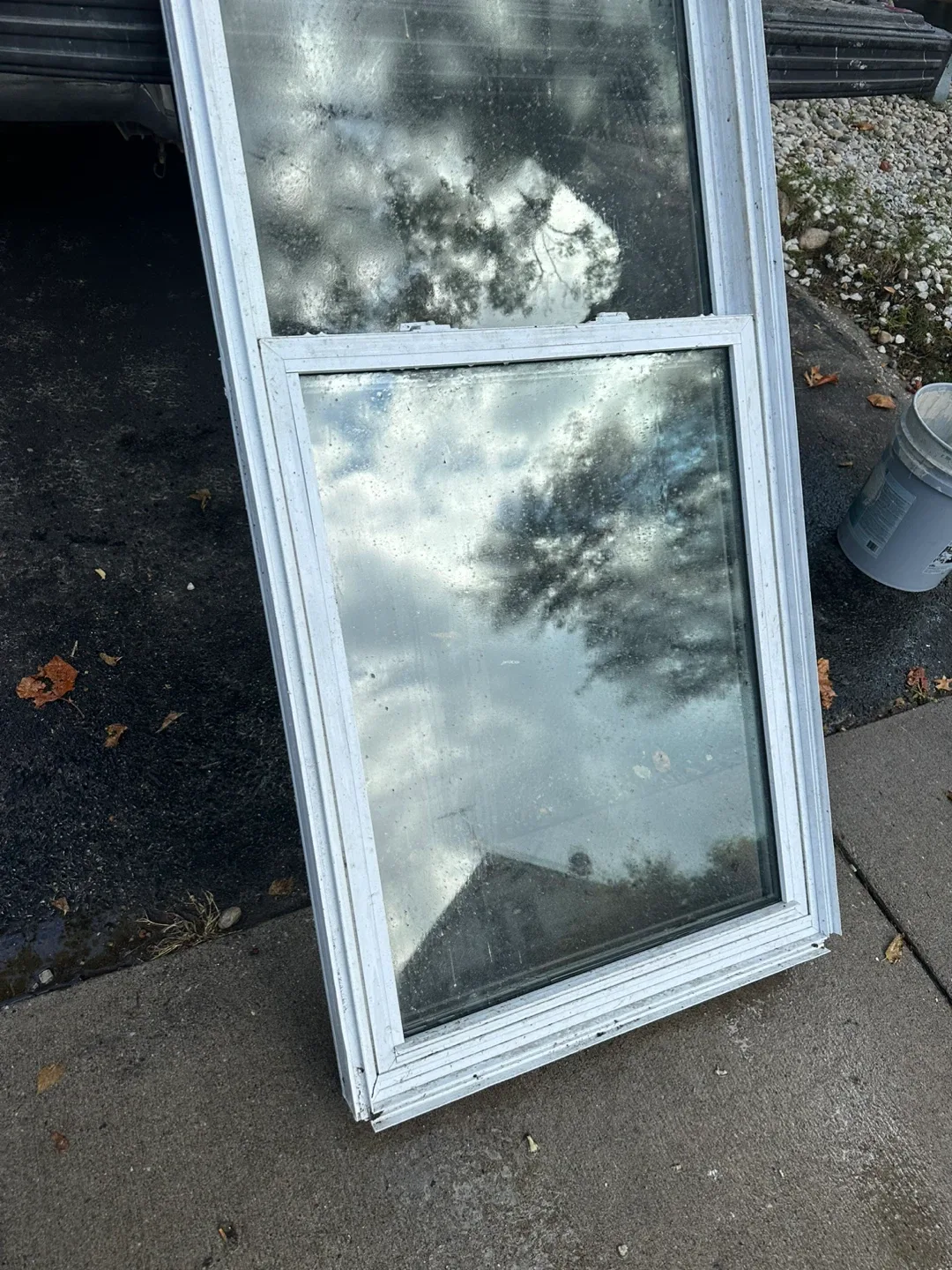 Martindale Window 30x72 Single Hung Tilt - White image indicator(7)