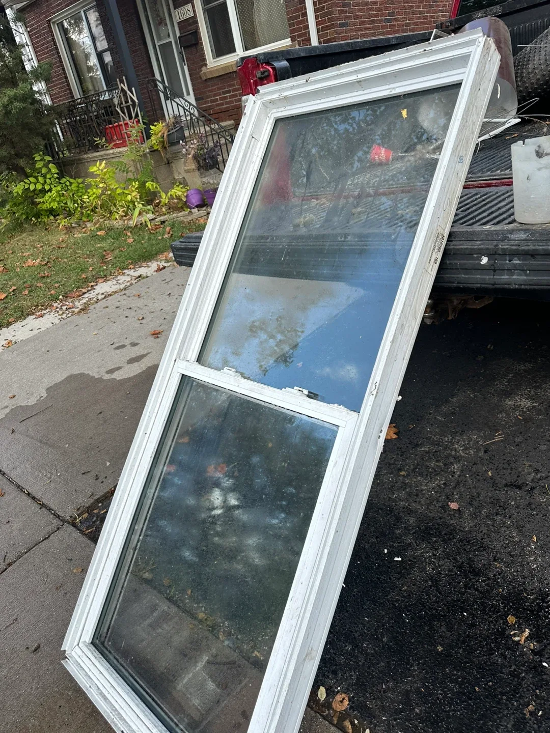 Martindale Window 30x72 Single Hung Tilt - White image indicator(8)