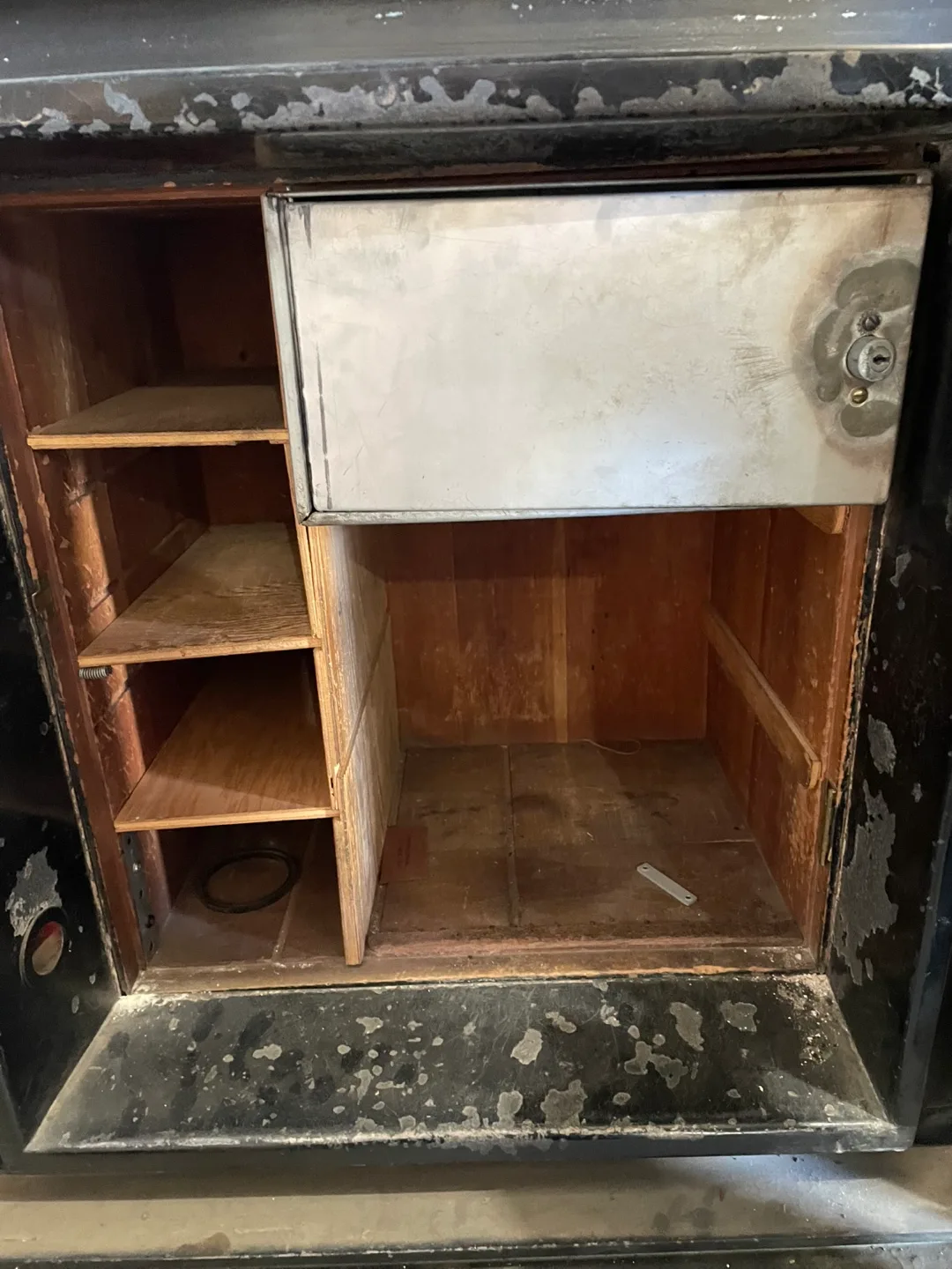 Antique Safe - Heavy Duty image indicator(3)