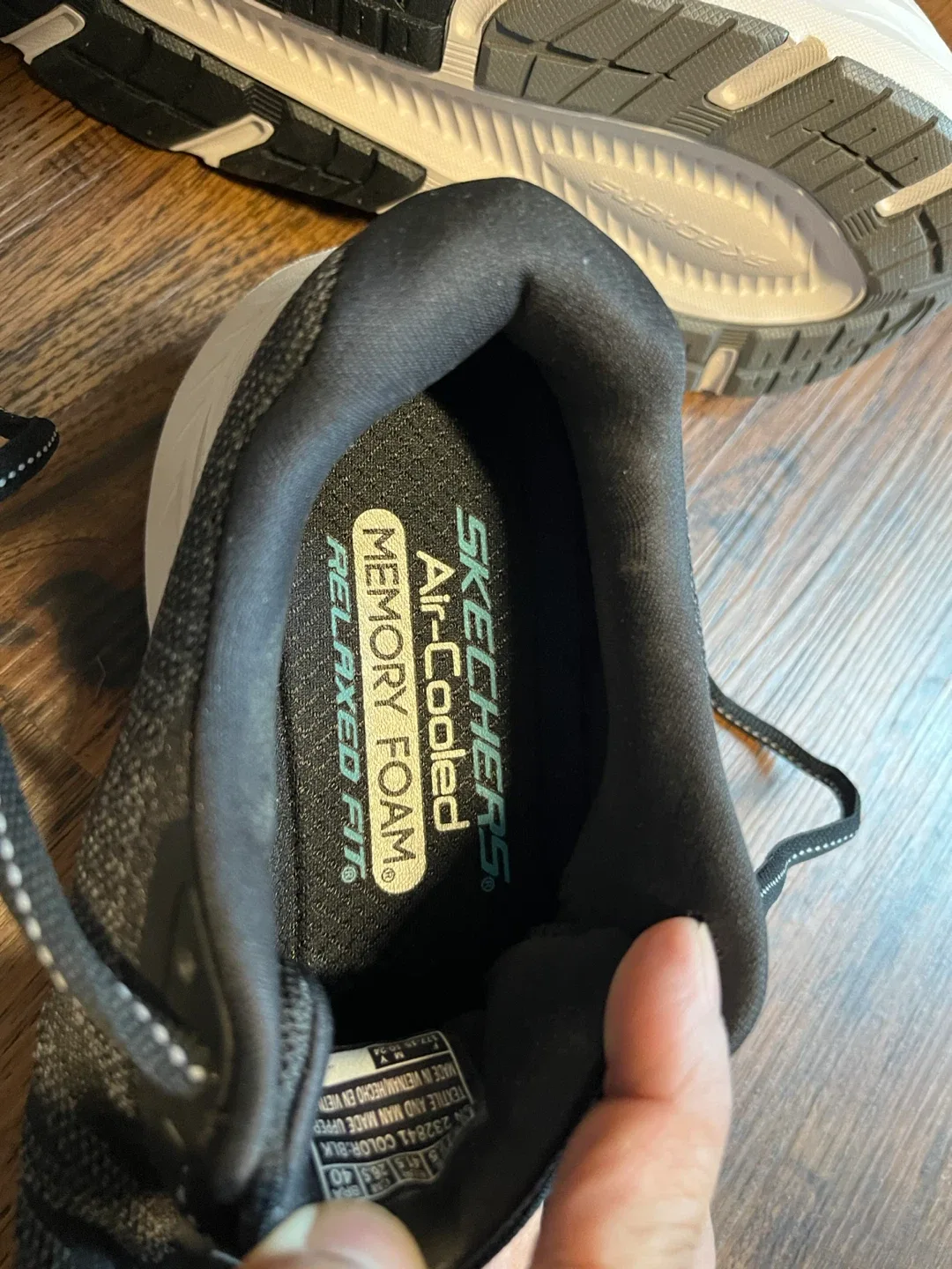 Skechers Edgeride - New - Black Running Shoes US 8.5 image indicator(5)