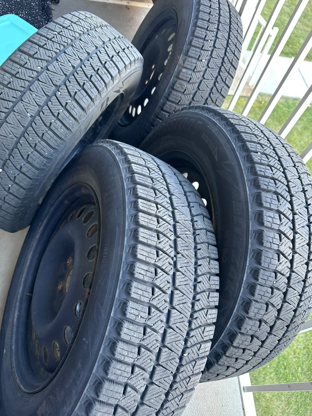 Rav 4 Bridgestone Blizzark winter Studless Winter Tires image indicator(6)