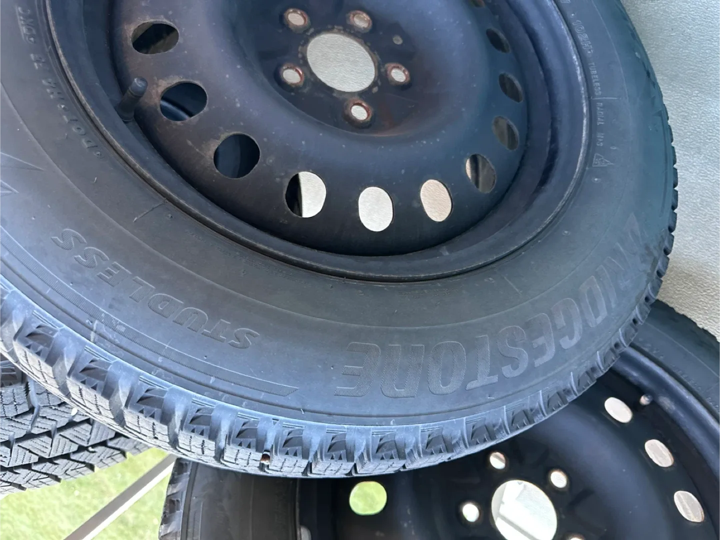 Rav 4 Bridgestone Blizzark winter Studless Winter Tires image indicator(7)