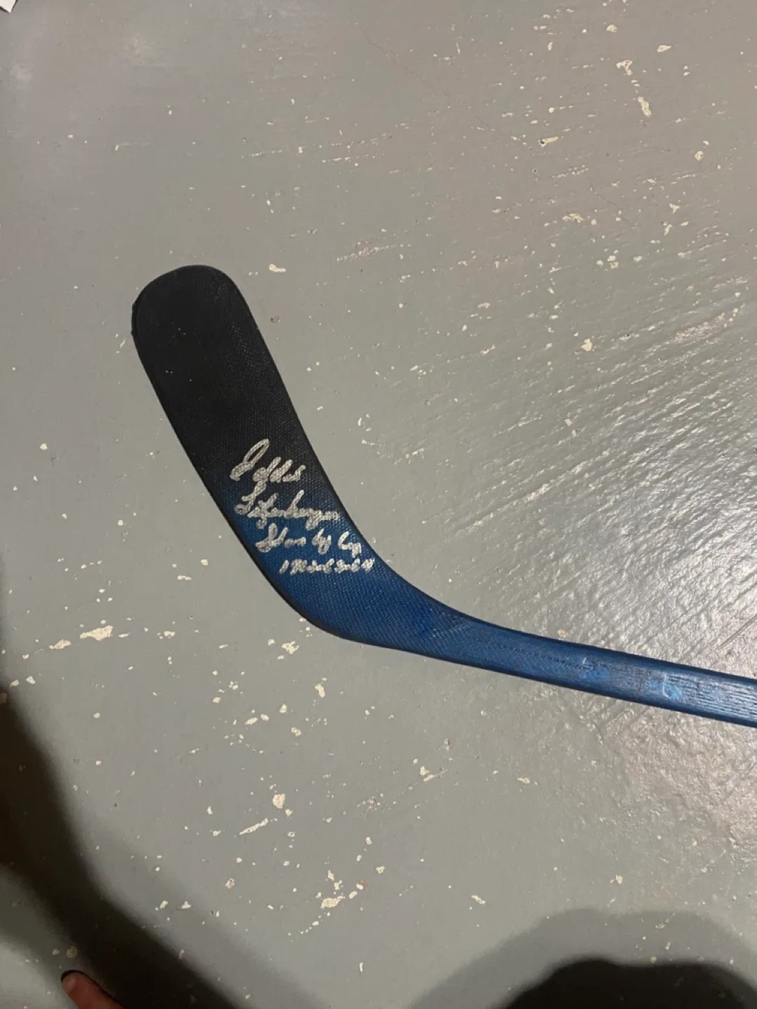 Eddie Litzenberger signed Maple Leafs Stick image indicator(2)