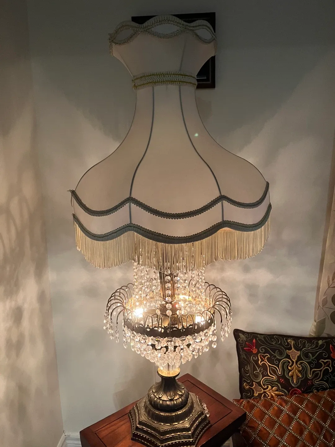 Swauroski Vintage Style Crystal Table Lamp image indicator(3)