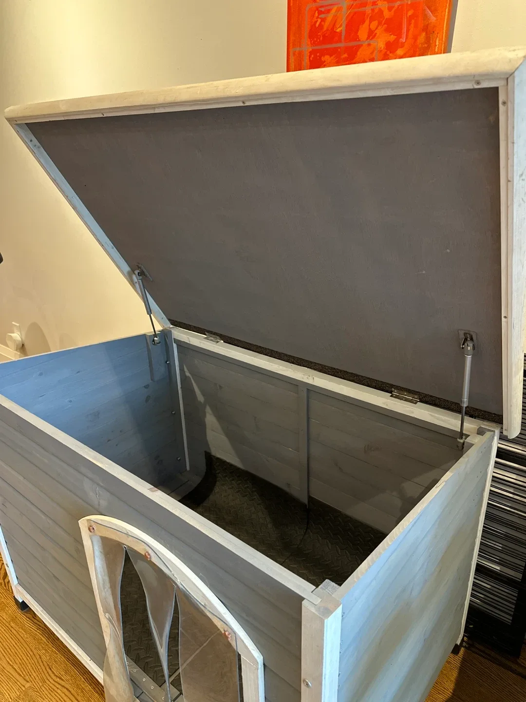 Wood Dog House - Grey Wood image indicator(5)