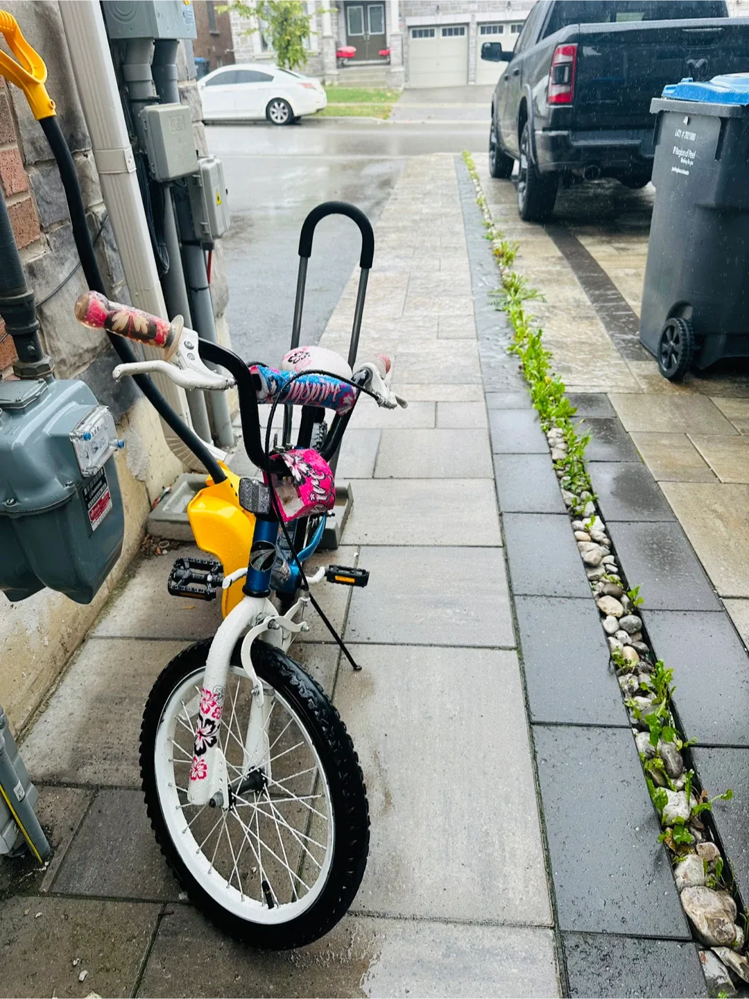 Avigo Lilac Girls' Bike - 16 inch image indicator(2)