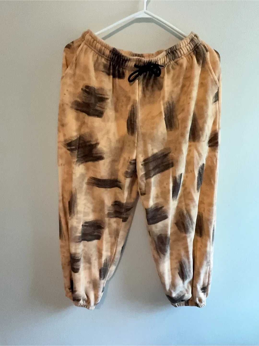 Labubu T-shirt and sweat pants set, Adult one size image indicator(3)