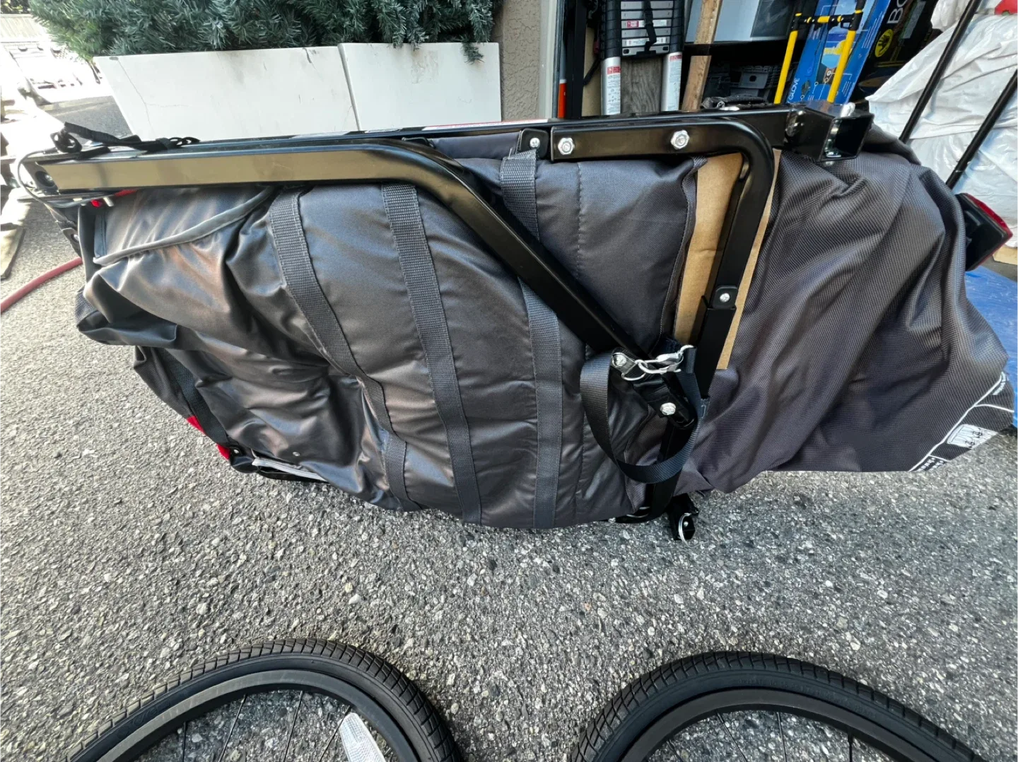 NEW Schwinn Summit Deluxe Bike Trailer - Stroller Kit Included image indicator(5)