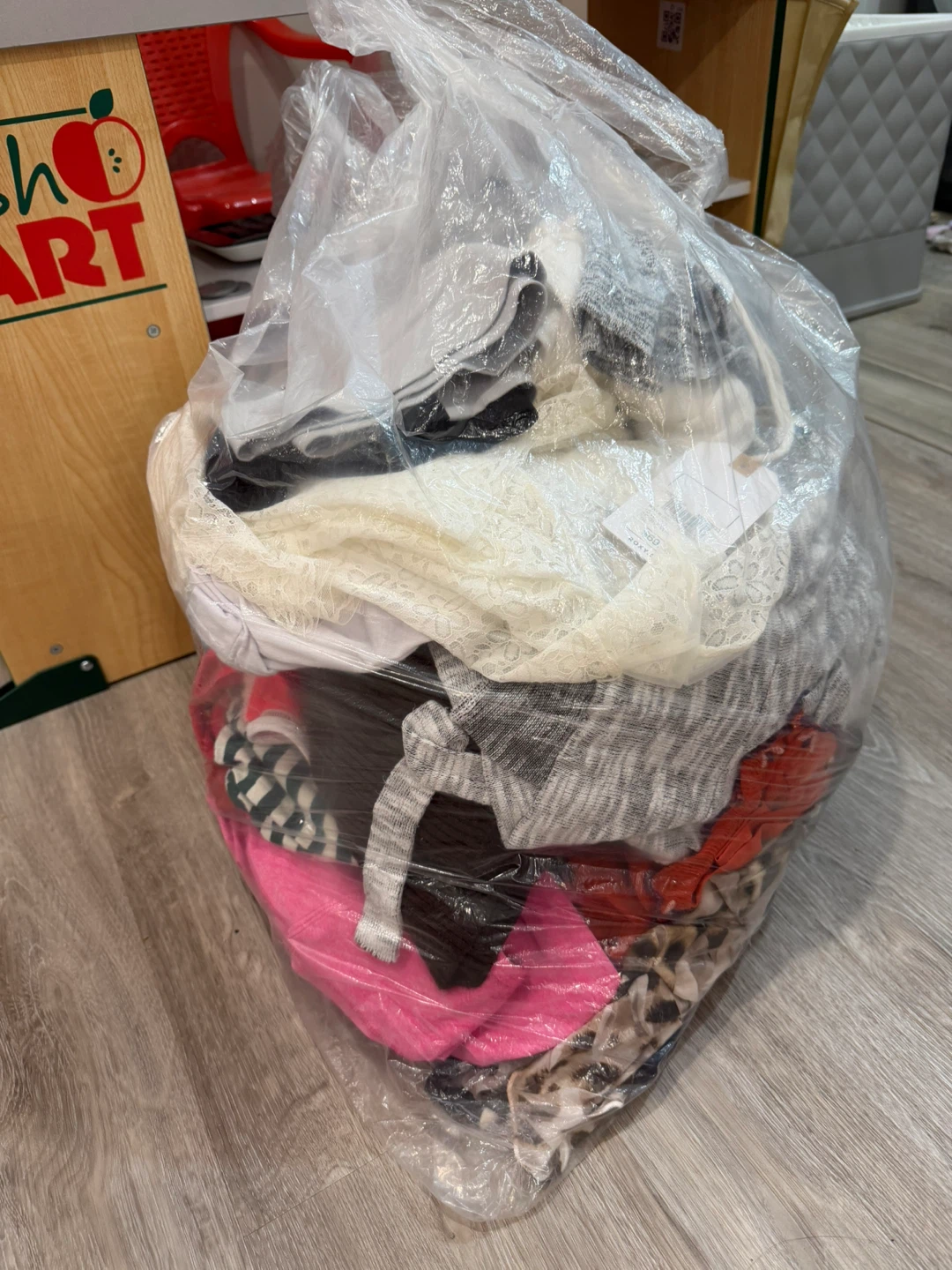 Bag of Mixed Clothing for Women, Size Medium/Large