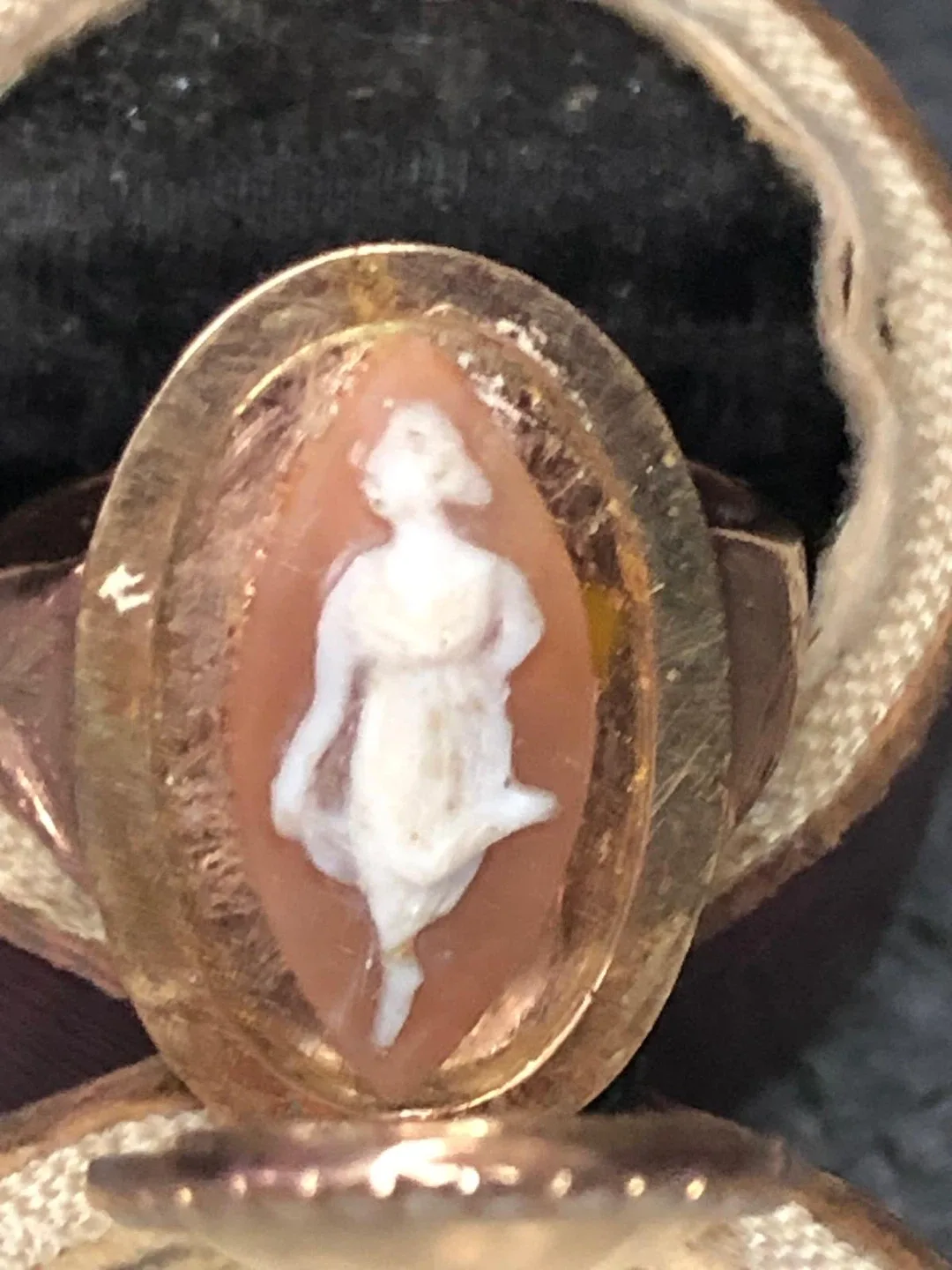 Vintage Cameo Ring in Gold 14 k Setting image indicator(5)