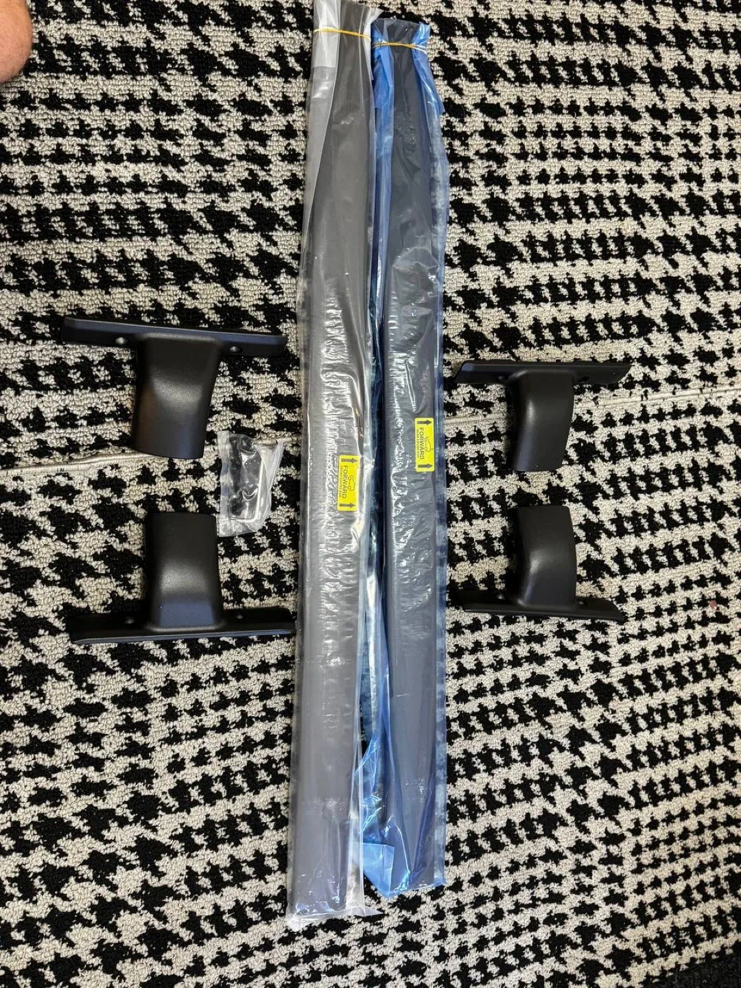 YHTAUTO Roof Rack Cross Bars – Brand New image indicator(2)