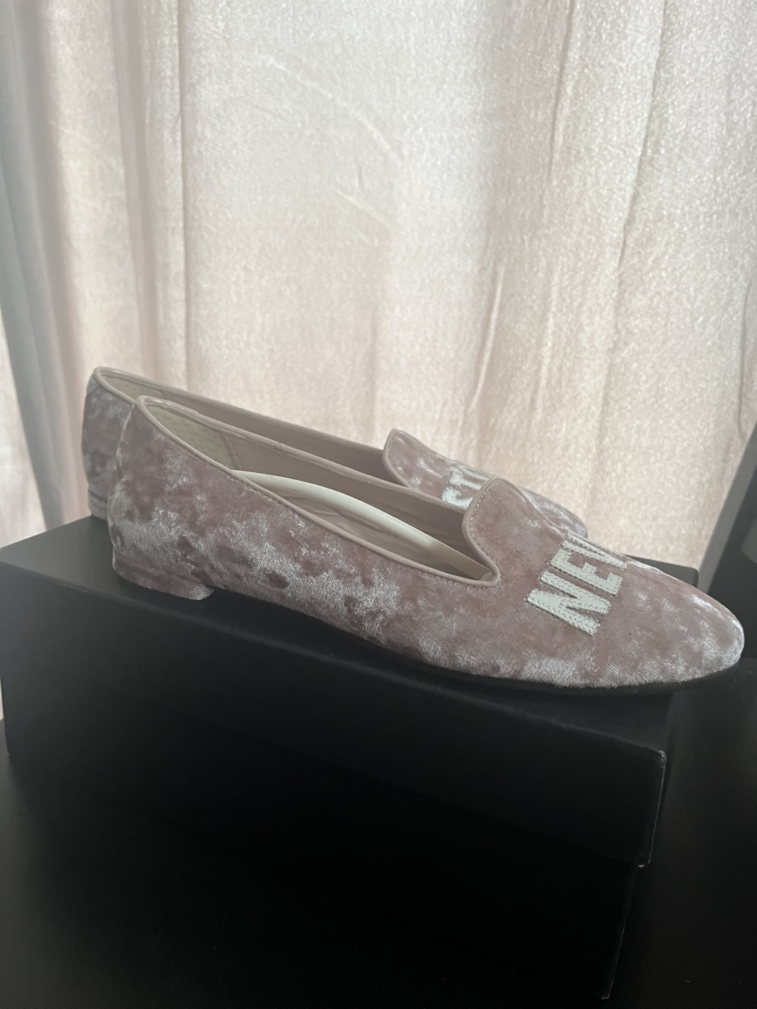 Chiara Ferragni “Never Stop” Velvet Loafers Size 37 - photo 3