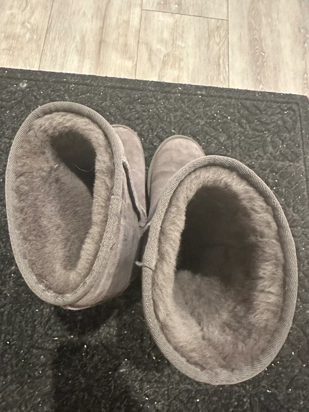 Classic Tall UGG (Grey) image indicator(4)