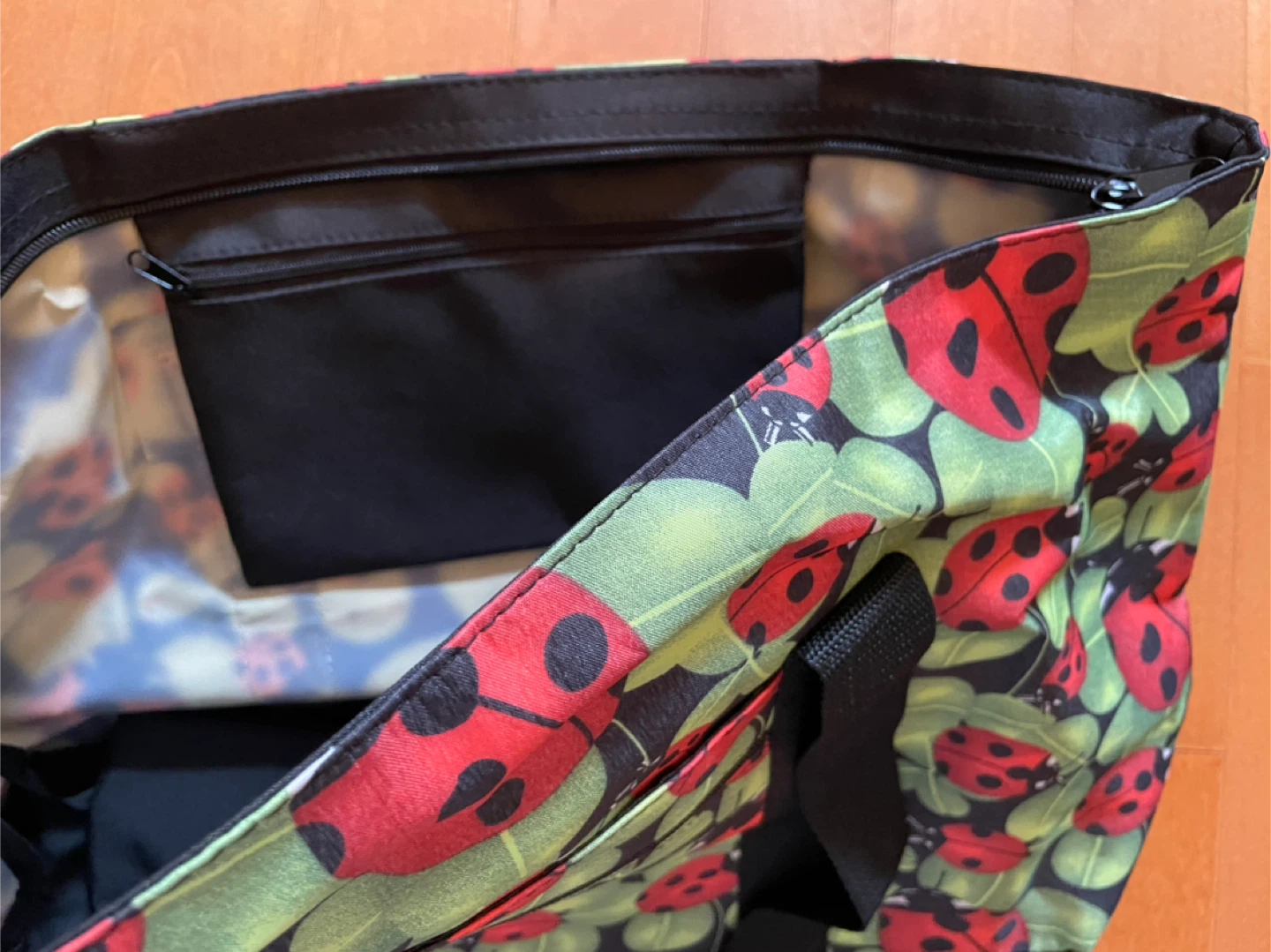 Ladybug Print Shoulder Bag with Pouch - photo 3