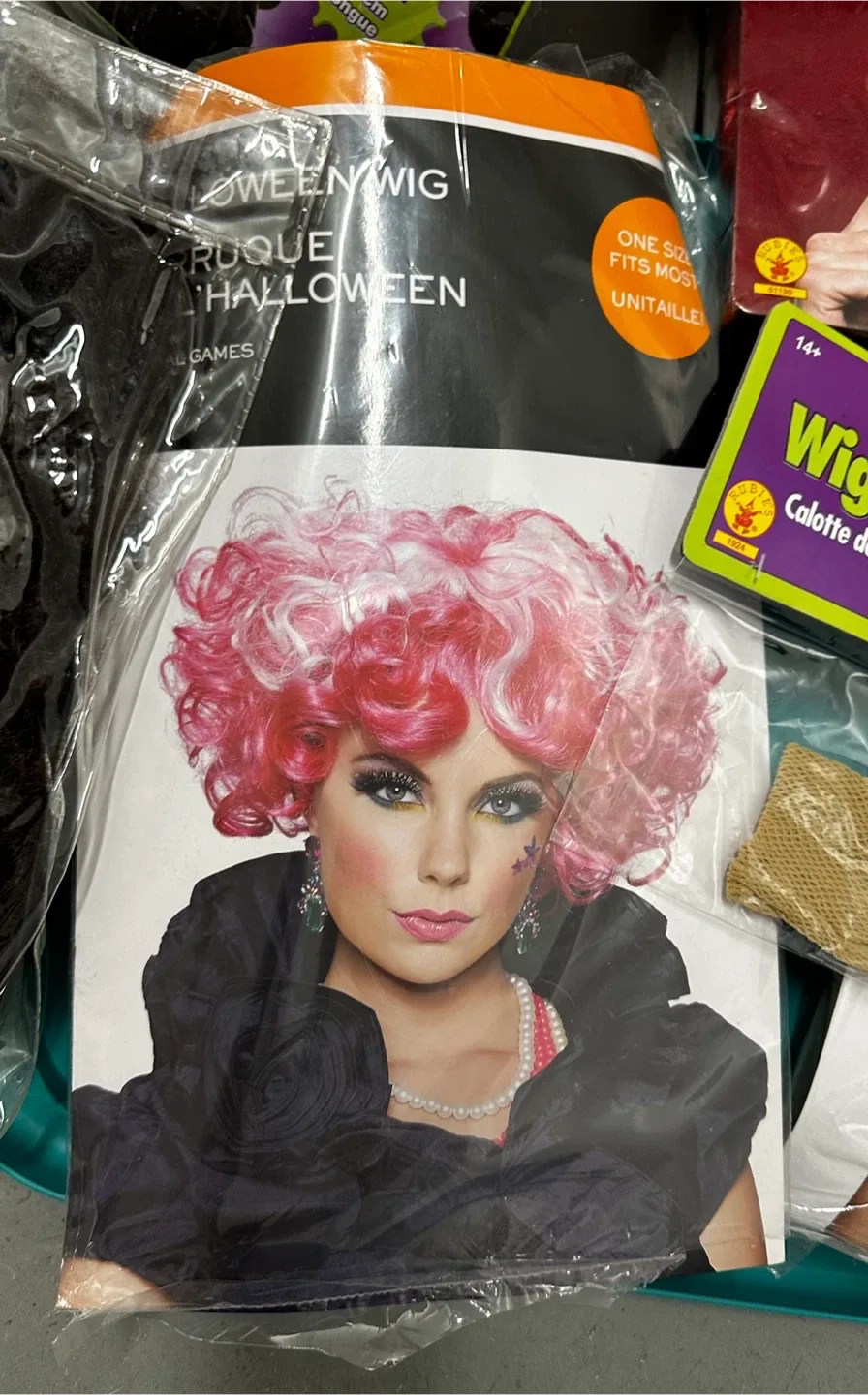 Costume wig - Pink Marilyn-esque thumbnail