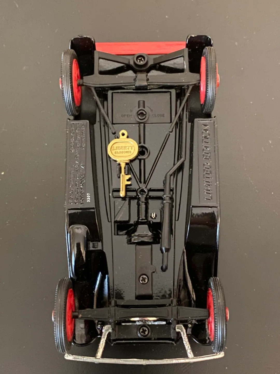 NEW! Die Cast Metal ERB Delivery Van Bank with Key! image indicator(2)