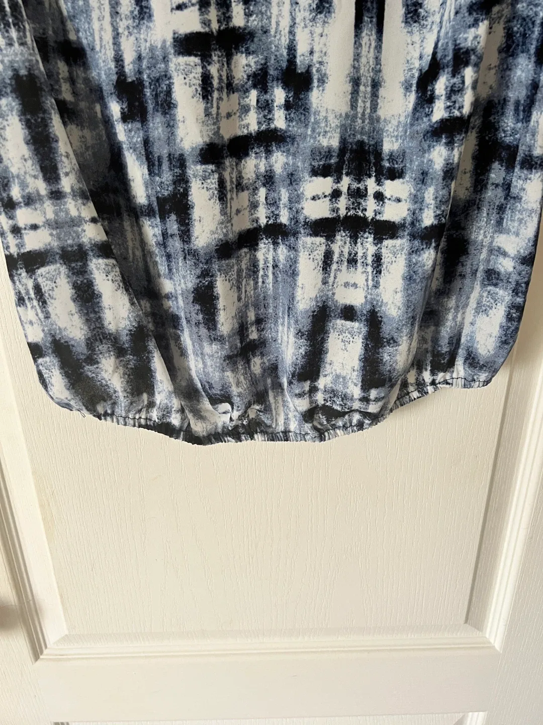 Abstract Jacob Blouse - Size XS image indicator(3)