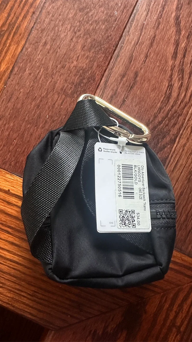 Lululemon City Adventurer Backpack Nano - Black/Gold image indicator(2)