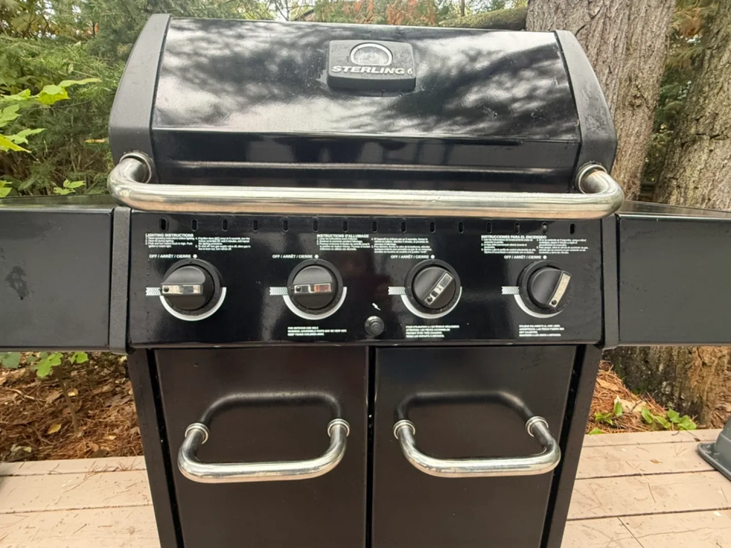 Sterling 4-Burner Propane BBQ Grill image indicator(3)