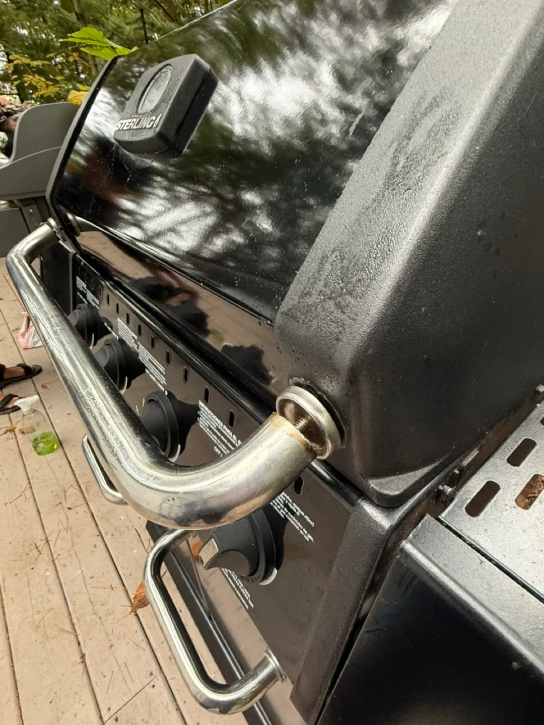 Sterling 4-Burner Propane BBQ Grill image indicator(5)