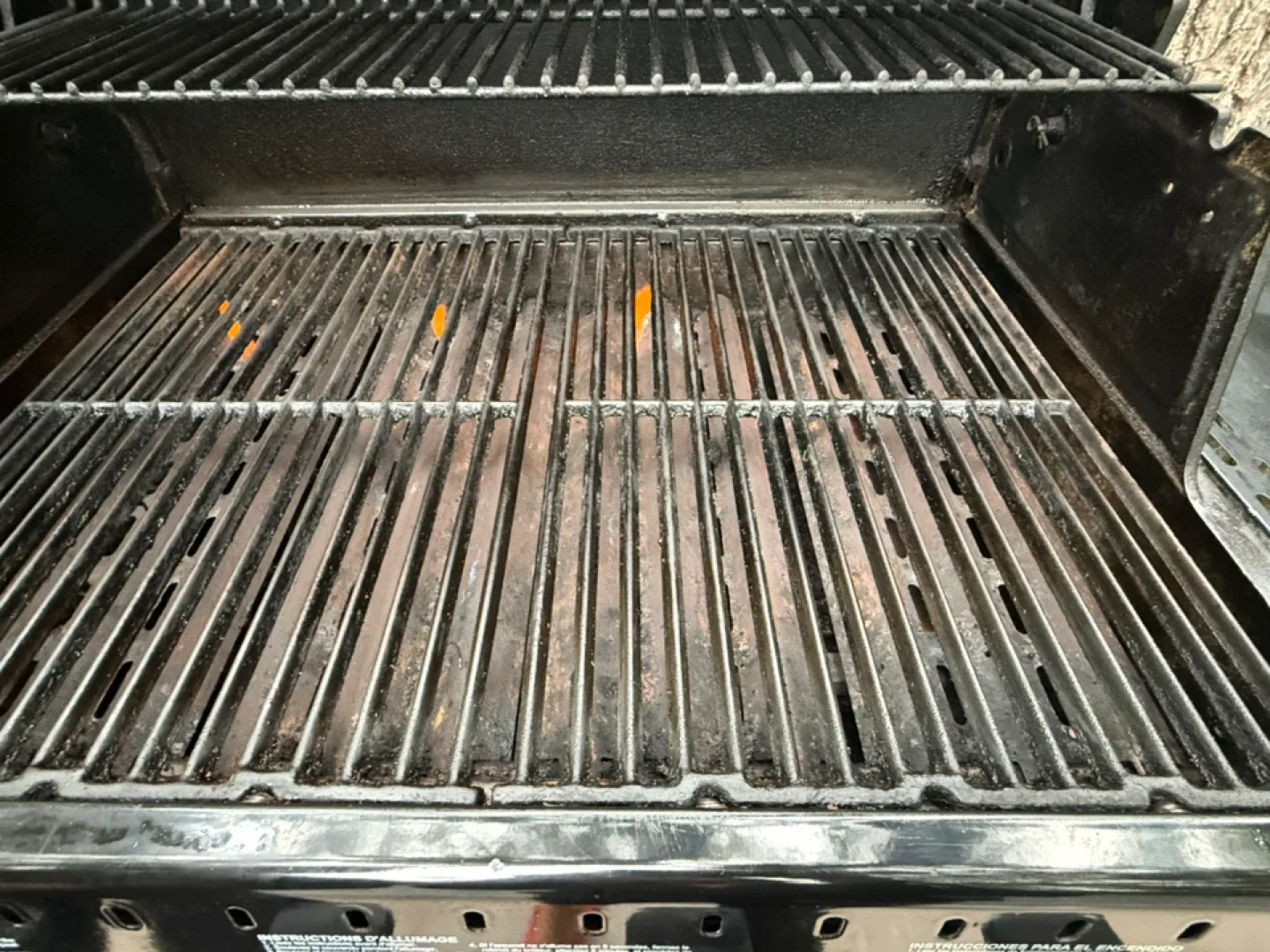 Sterling 4-Burner Propane BBQ Grill image indicator(7)