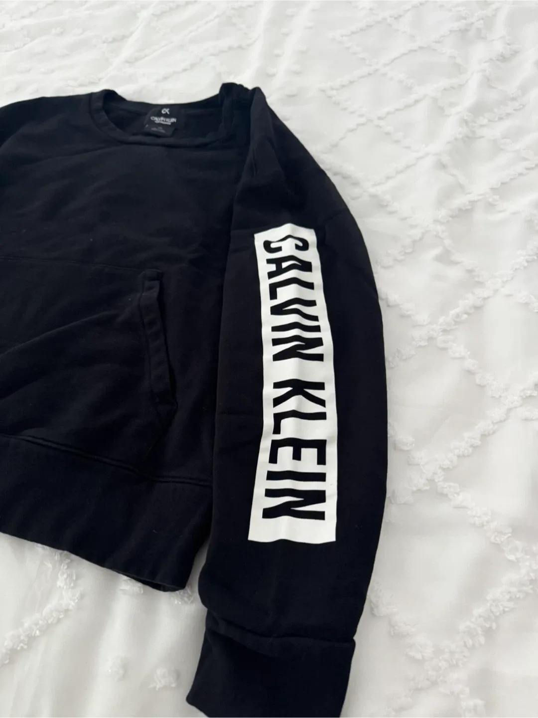Calvin Klein Performance Black Sweatshirt - L image indicator(2)