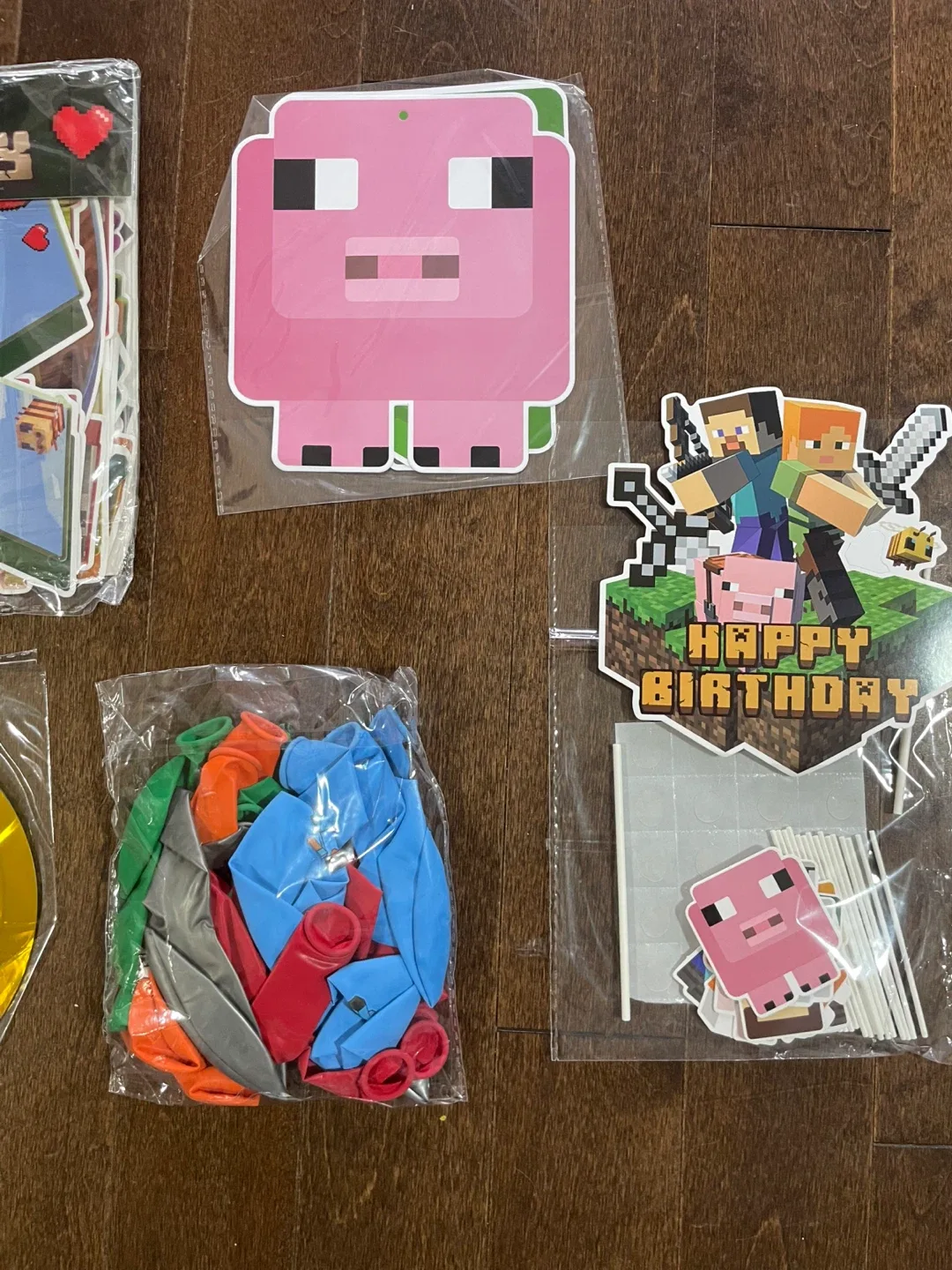 Minecraft Happy Birthday Party Decoration Set image indicator(3)