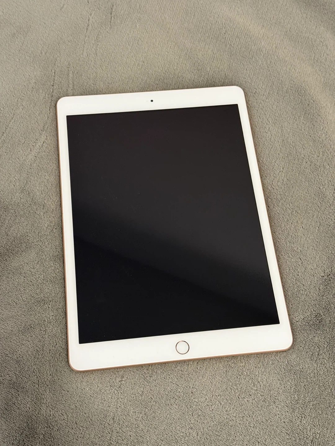 iPad 7th Gen 10.2” Wi-Fi (Model A2197) Color: Gold 128GB