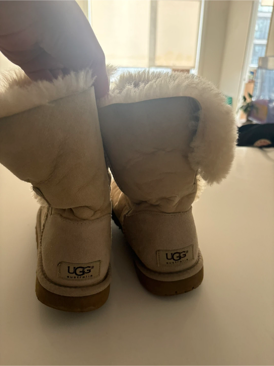 UGG Classic Short Boots, Size 6 - photo 3