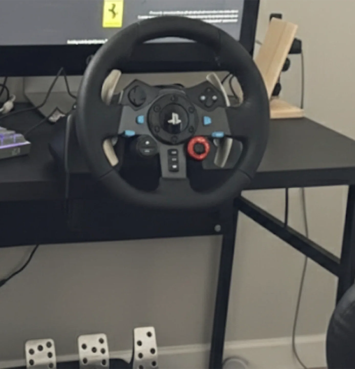 Logitech G29 Driving Force Racing Wheel