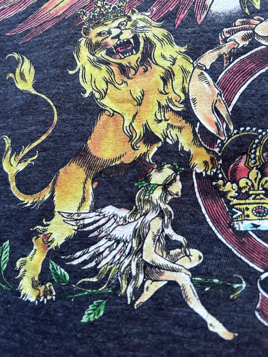 Queen Band T-Shirt image indicator(6)