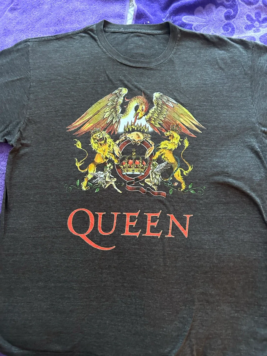 Queen Band T-Shirt image indicator(10)