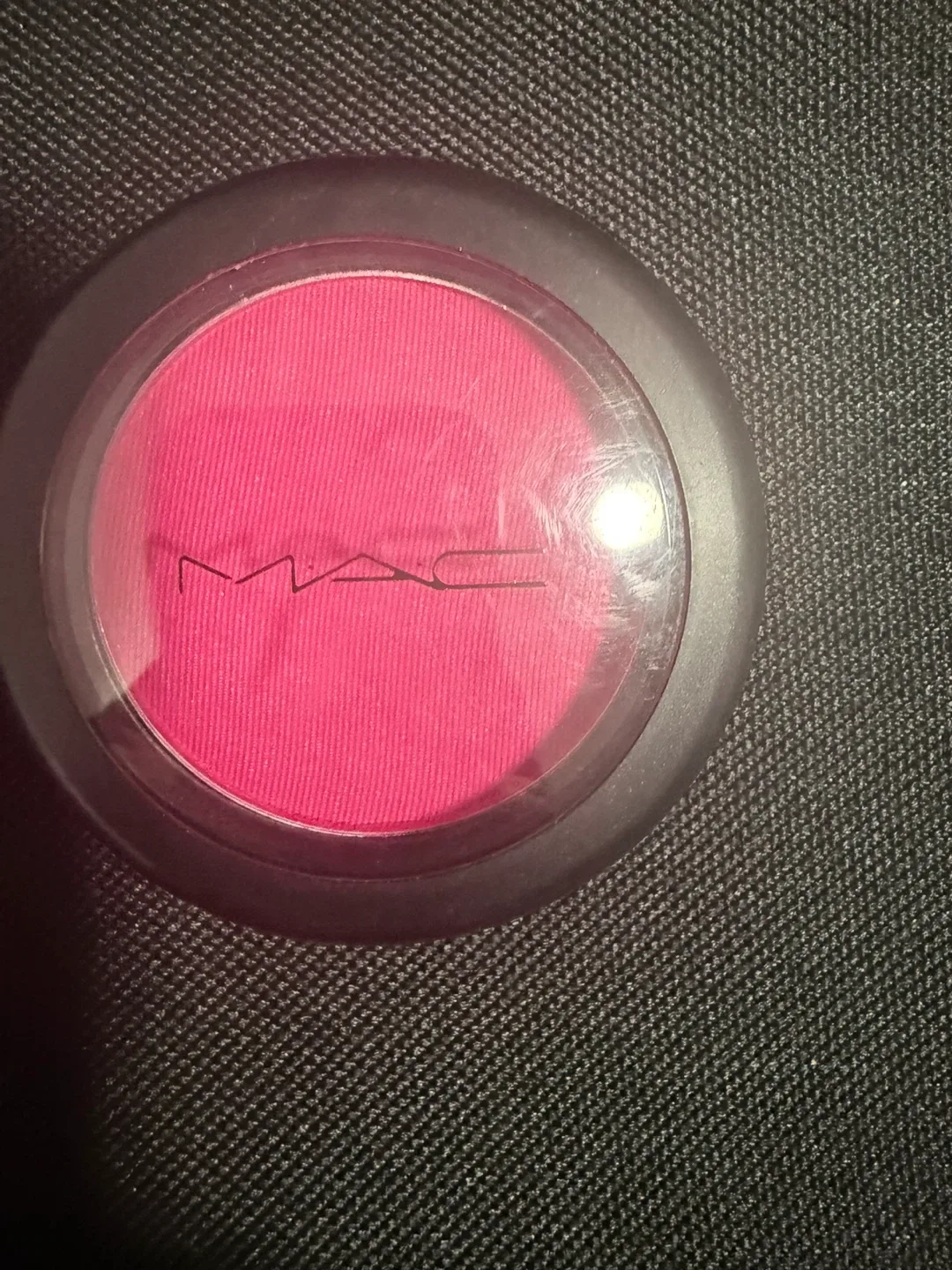 MAC Full Fuchsia Powder Blush image indicator(2)