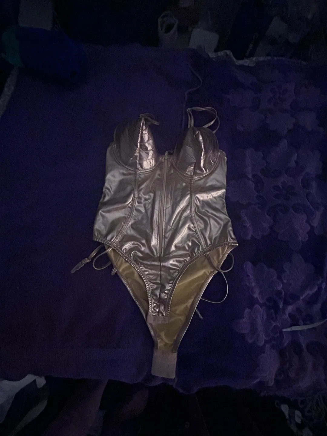 Gold Diva 80s pop madona inspiretion image indicator(7)