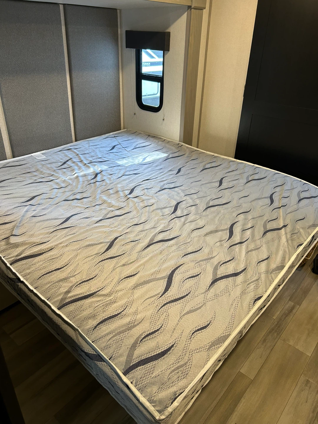 RV King Mattress - 80x72inches - photo 2