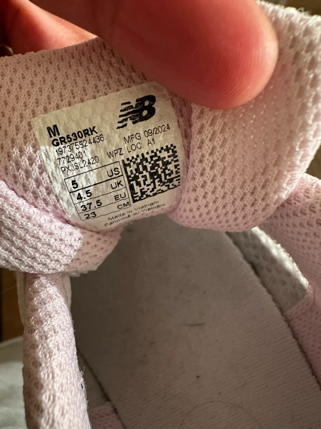 New Balance 530 White/Pink Women's Size 5 image indicator(2)