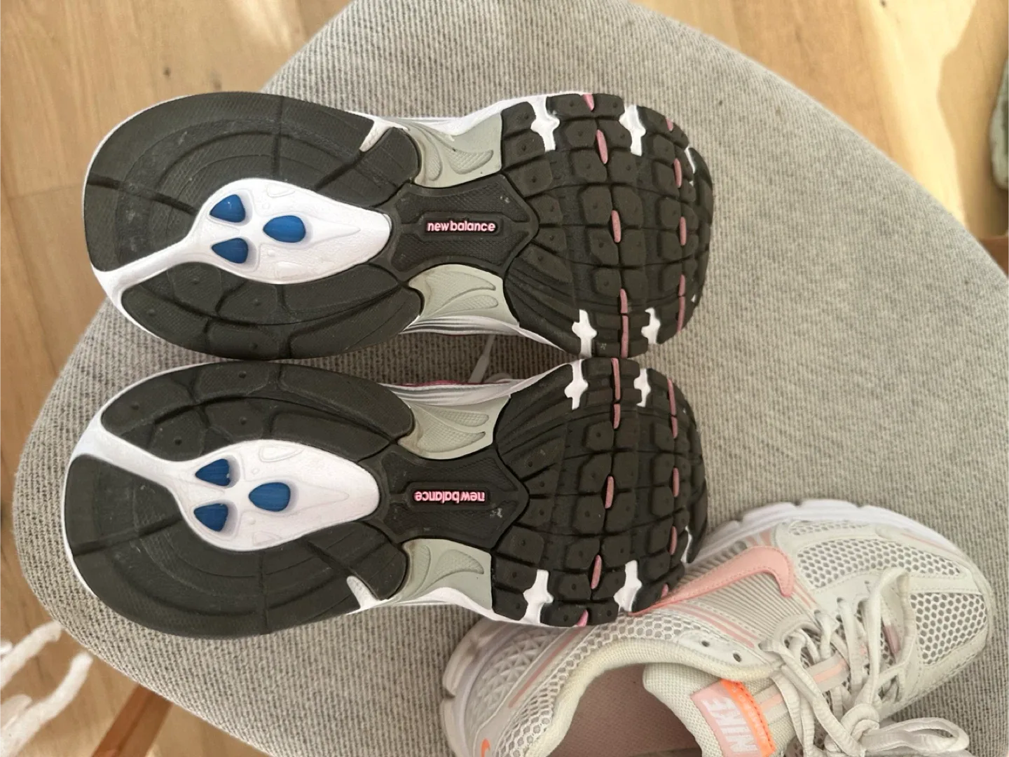 New Balance 530 White/Pink Women's Size 5 image indicator(4)