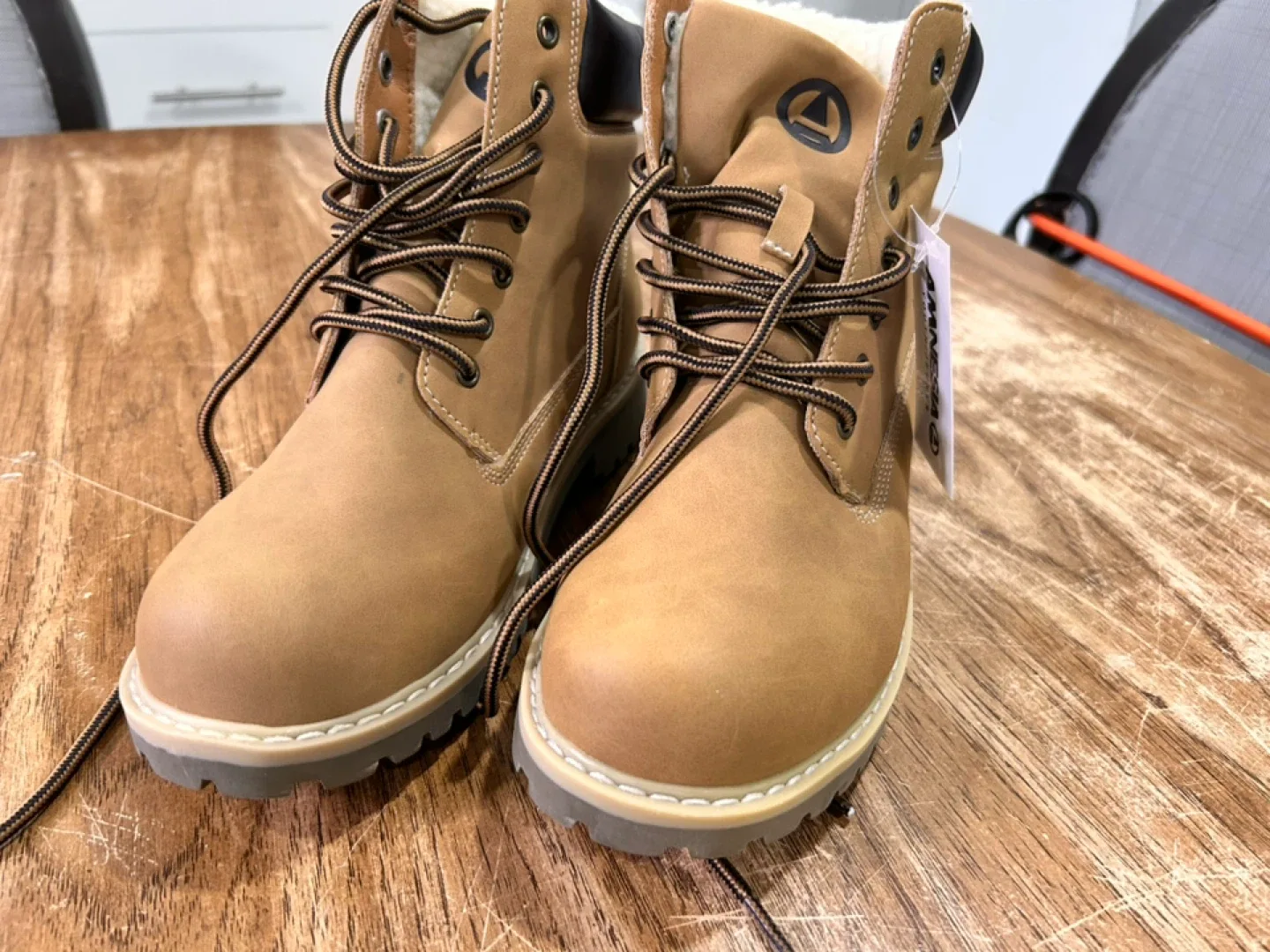 $ 30 only Amnesia Youth Tan Winter Boots - Size 4 image indicator(8)