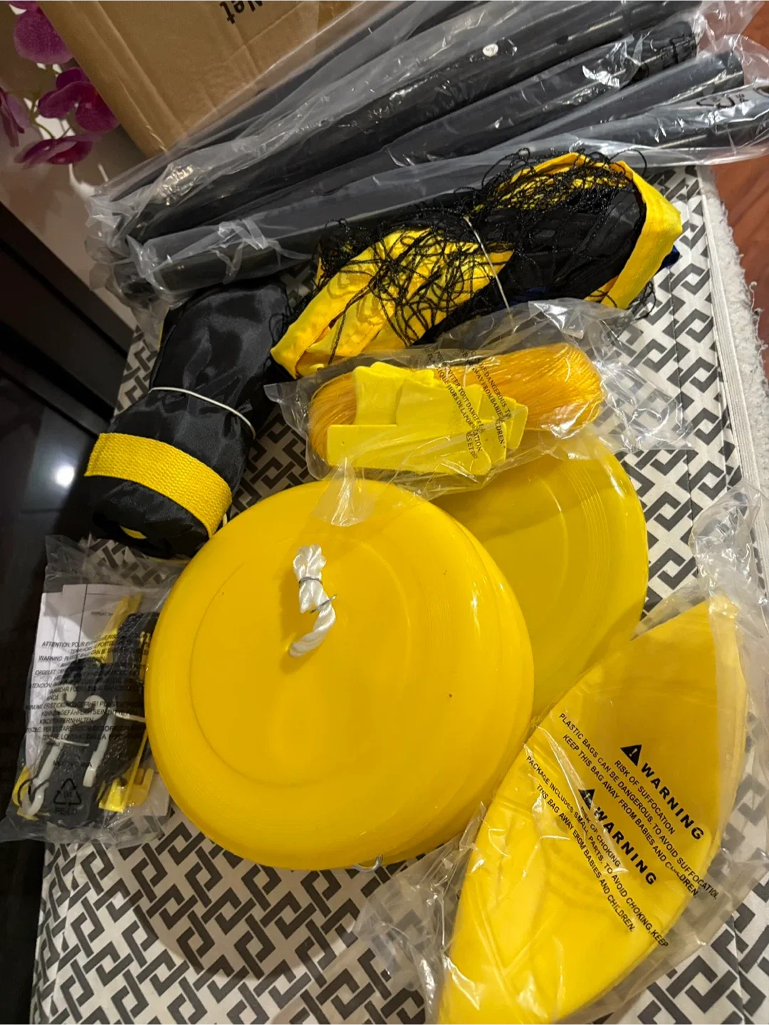 Complete Volleyball Game Set w/ Net, Ball & Accessories image indicator(6)