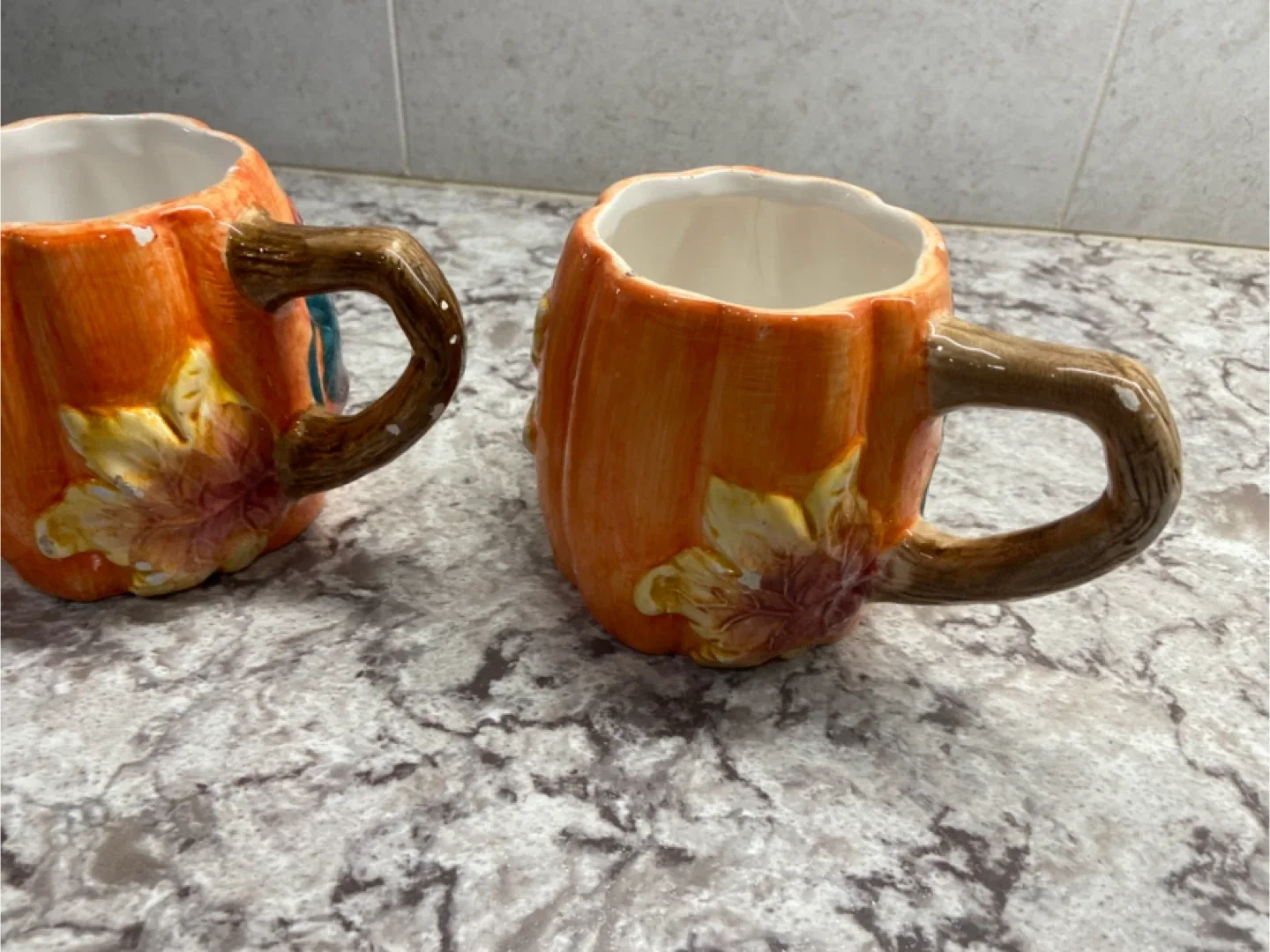 2 pumpkin mugs image indicator(3)