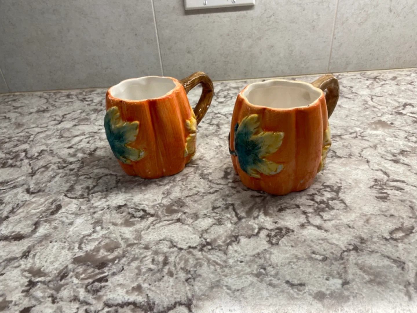 2 pumpkin mugs image indicator(4)