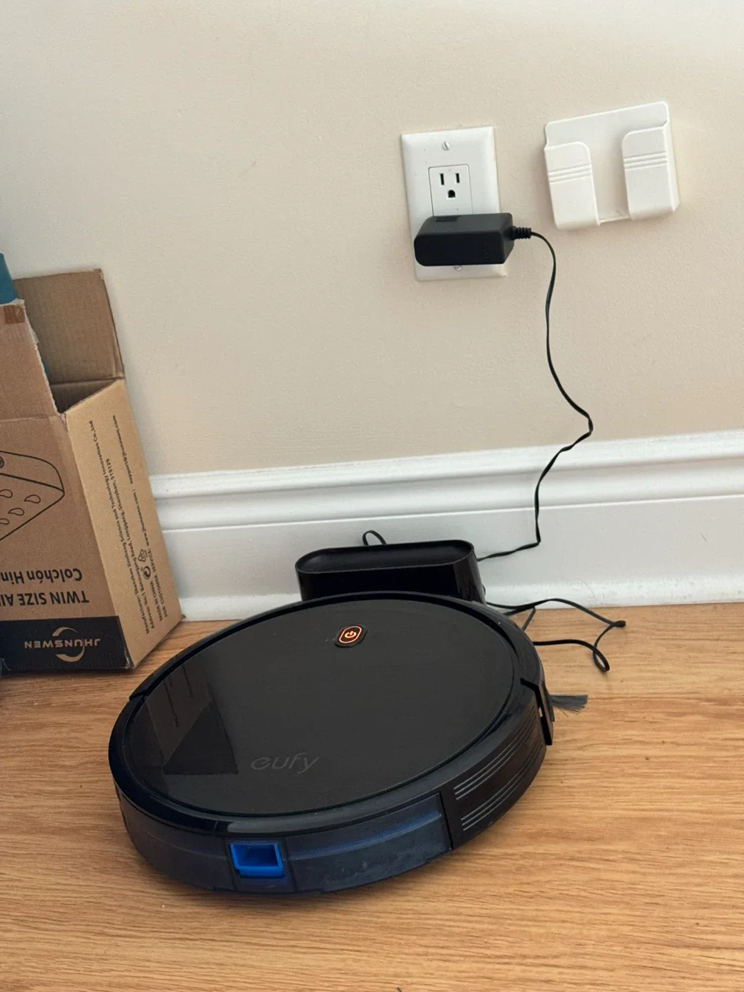 Eufy RoboVac - Black image indicator(2)