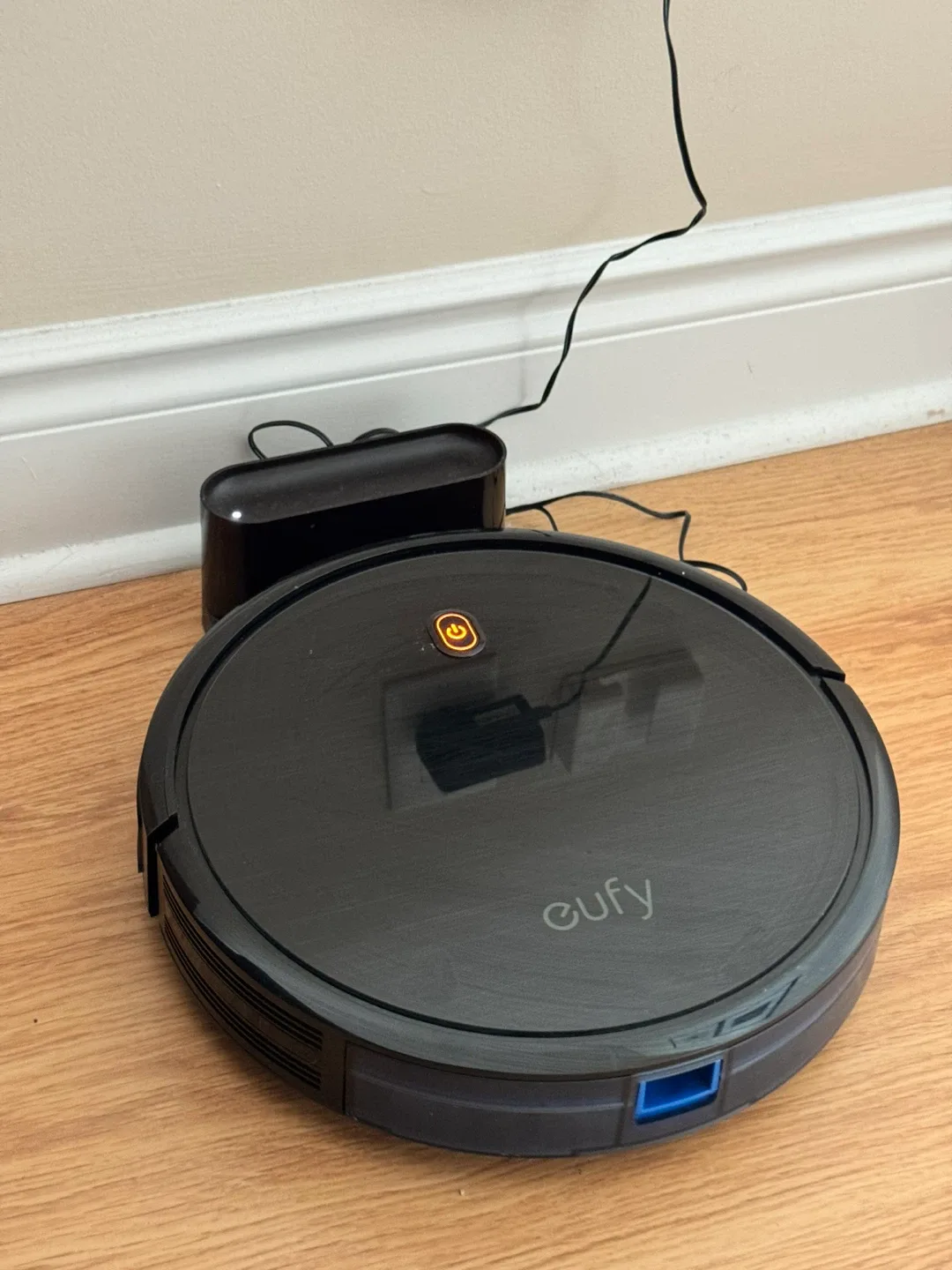 Eufy RoboVac - Black image indicator(5)