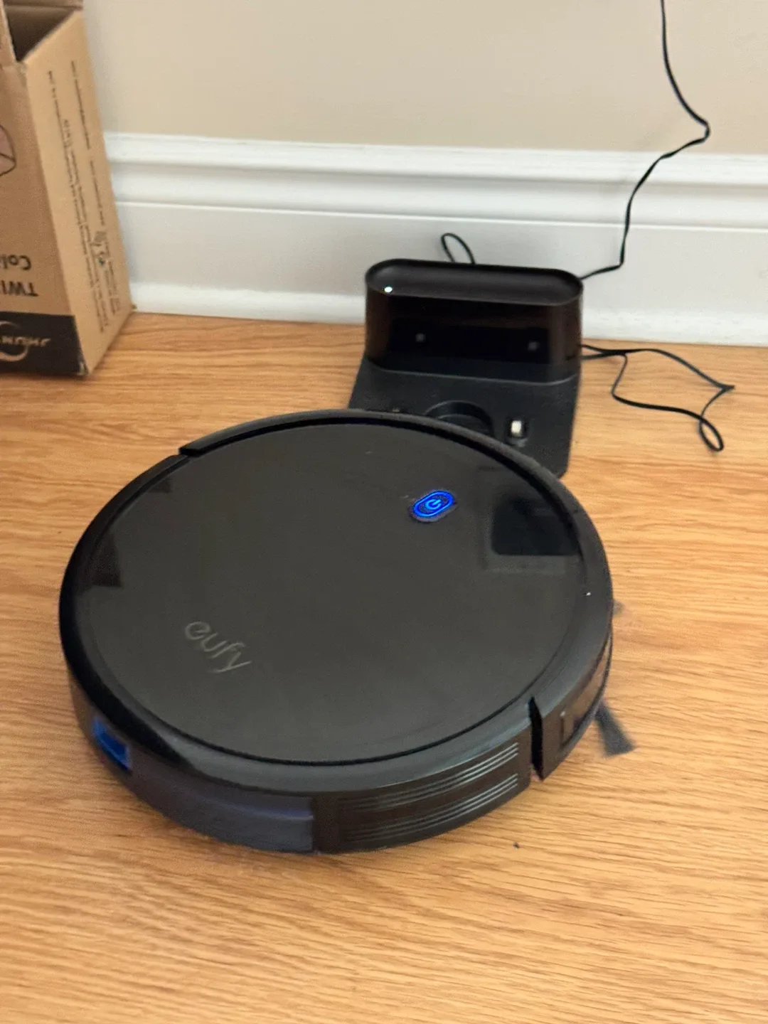 Eufy RoboVac - Black image indicator(7)