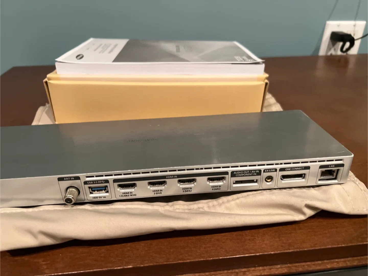 Samsung 55" Smart LED TV UN55JS9000 image indicator(8)