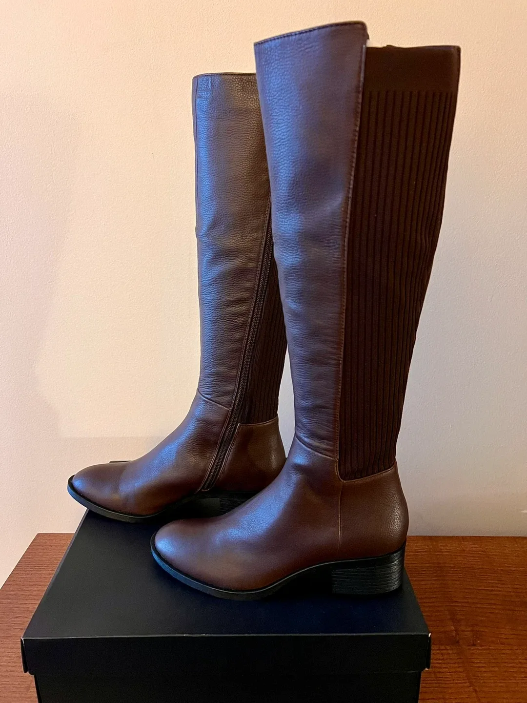 Brand New-Kenneth Cole Brown Size 8M Women’s Knee High Boots image indicator(4)