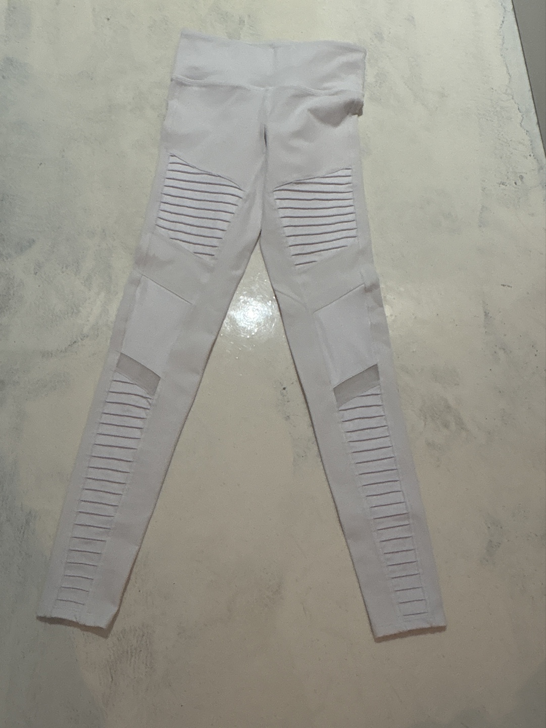 ALO Yoga Moto Leggings - XXS